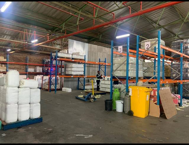 5,235M² WAREHOUSE FOR SALE IN ALBERTON NORTH